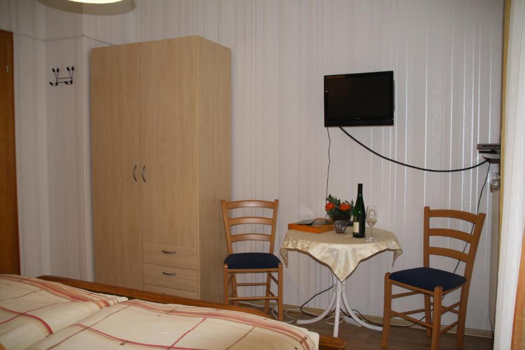 Weinfelderhof Hotel Krov Exterior photo